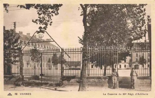 AK / Ansichtskarte VANNES 56 Morbihan La Caserne du 35e Régt. d'Artillerie