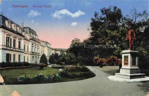 AK / Ansichtskarte Meiningen Thueringen Herzogliches Palais Denkmal