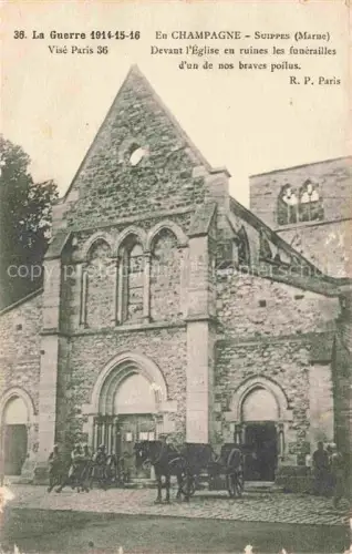 AK / Ansichtskarte Suippes Chalons-en-Champagne 51 Marne Devant l'Eglise en ruines les funerailles d'un de nos braves poilus