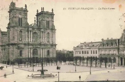 AK / Ansichtskarte Vitry-le-Francois 51 Marne La Place d'armes