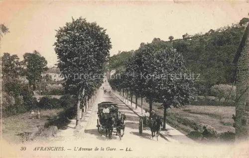 AK / Ansichtskarte AVRANCHES 50 Manche Avenue de la gare