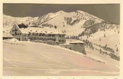 AK / Ansichtskarte Sudelfeld 1130m Bayrischzell Bayern Polizei-Skischule am Sudelfeld mit Wildalpjoch Bayerische Alpen