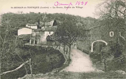 AK / Ansichtskarte St-Roman-de-Tousque Moissac-Vallee-Francaise FLORAC 48 Lozere La Route entrée du village