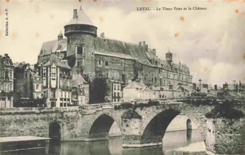 AK / Ansichtskarte LAVAL  53 Mayenne Le Vieux Pont et le Chateau
