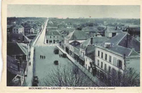 AK / Ansichtskarte Mourmelon Camp de Mourmelon 51 Marne Place Clemenceau et Rue du General Gouraud