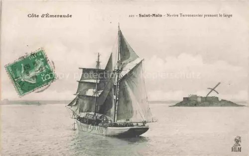 AK / Ansichtskarte SAINT-MALO ST-MALO 35 Navire Terreneuvier prenent le large