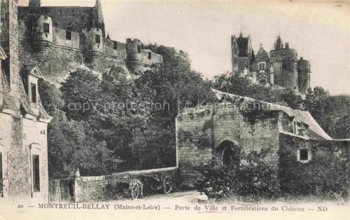 AK / Ansichtskarte Montreuil-Bellay Saumur 49 Maine-et-Loire Porte de Ville et Fortifications du Chateau