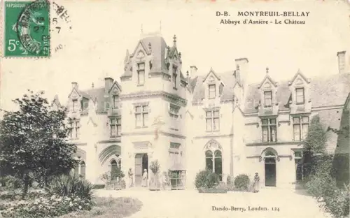 AK / Ansichtskarte Montreuil-Bellay Saumur 49 Maine-et-Loire Abbaye d'Asniere Le Chateau
