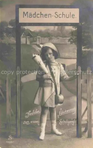 AK / Ansichtskarte Foto SLJFF Nr. 7008/2 Maedchen Schule Schuleingang 