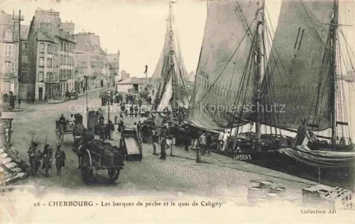 AK / Ansichtskarte CHERBOURG-Octeville 50 Manche Les barques de pêche et Quai de Caligny
