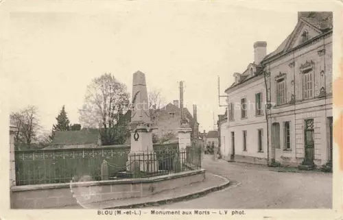 AK / Ansichtskarte Blou SAUMUR 49 Maine-et-Loire Monument aux Morts