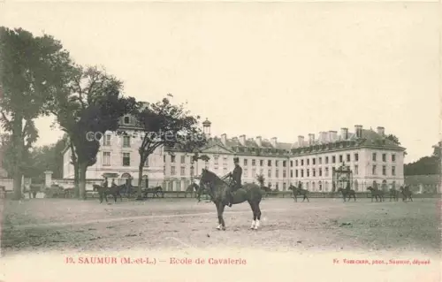 AK / Ansichtskarte Saumur 49 Maine-et-Loire Ecole de Cavalerie