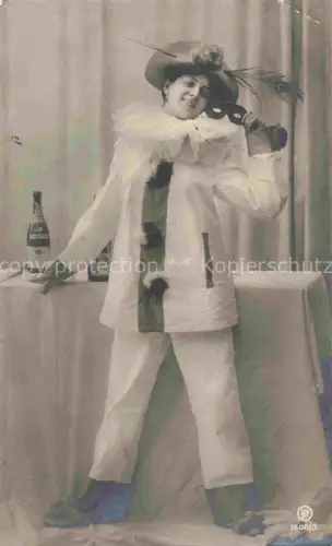 AK / Ansichtskarte Foto RPH Nr. 1500/3 Hutmode Wein