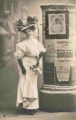 AK / Ansichtskarte Foto GLCo Nr. S. 1794 t/2 Litfasssaeule Werbung