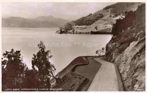 AK / Ansichtskarte Loch Ness Inverness Scottland UK Approaching Castle urqunart