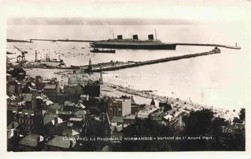 AK / Ansichtskarte Dampfer Binnenschifffahrt Le Havre Paquebot Normandie Port 