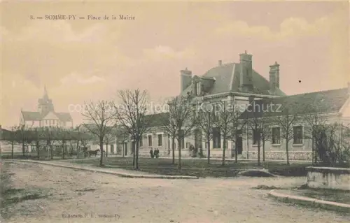 AK / Ansichtskarte Somme-Py-Tahure Sainte-Menehould 51 Marne Place de la Mairie