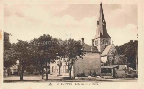 AK / Ansichtskarte Suippes Chalons-en-Champagne 51 Marne La Mairie et l'église