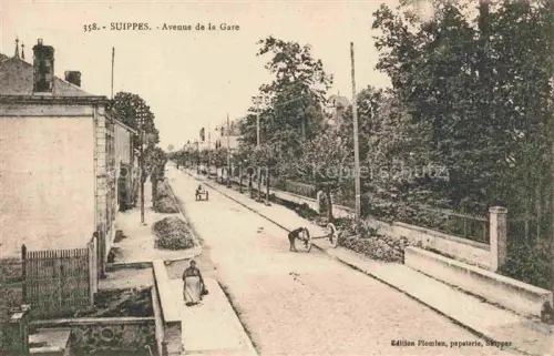 AK / Ansichtskarte Suippes Chalons-en-Champagne 51 Marne Avenue de la Gare