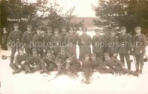 AK / Ansichtskarte Heuberg  Truppenuebungsplatz Stetten akM Reichswehr uebung Winter Gruppenfoto Feldstecher