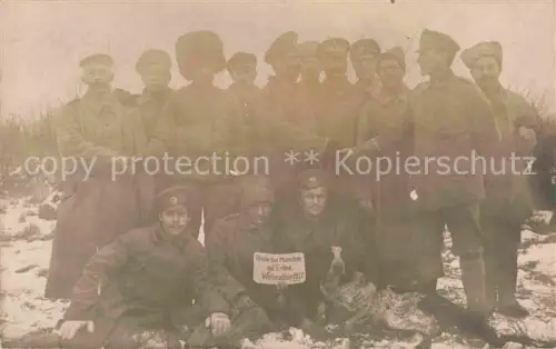 AK / Ansichtskarte Feldweihnacht Kriegsweihnacht Militaria Weihnachten Krieg im Osten Soldaten Pelzmuetzen