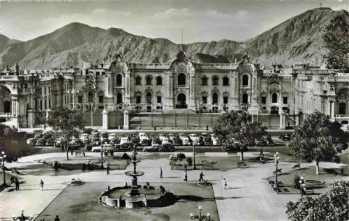 AK / Ansichtskarte LIMA  Peru Plaza de Armas y el Palacio de Gobierno