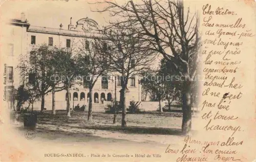 AK / Ansichtskarte Bourg-St-Andeol  Privas 07 Ardeche Place de la Concorde Hôtel de Ville