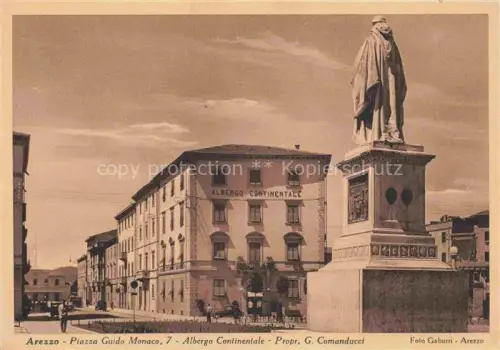 AK / Ansichtskarte Arezzo Toscana IT Piazza Guido Monaco Albergo Continentale Monumento