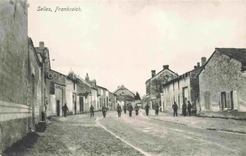 AK / Ansichtskarte Selles REIMS 51 Marne Rue Principale