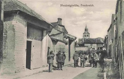 AK / Ansichtskarte Heutregiville REIMS 51 Marne Ortszentrum Soldaten Blick zur Kirche