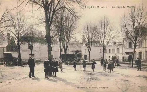 AK / Ansichtskarte Parcay-les-Pins SAUMUR 49 Maine-et-Loire Place du Marché