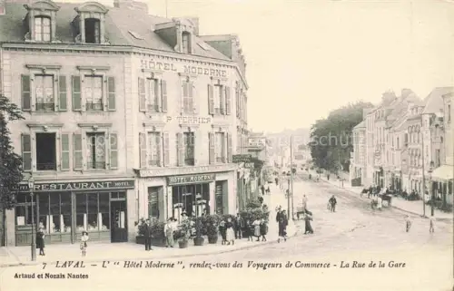 AK / Ansichtskarte LAVAL  53 Mayenne Hôtel Moderne Rendez-vous des Voyageurs de Commerce Rue de la Gare