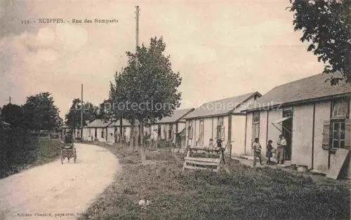 AK / Ansichtskarte Suippes Chalons-en-Champagne 51 Marne Rue des Remparts