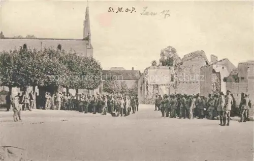 AK / Ansichtskarte St-Marie-a-Py Sainte-Marie-a-Py Suippes 51 Marne Au centre Militaire