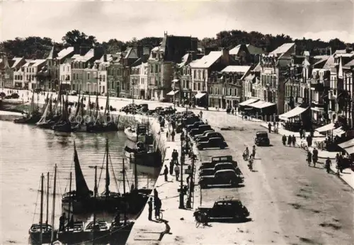 AK / Ansichtskarte LE POULIGUEN Saint-Nazaire 44 Loire-Atlantique Le port