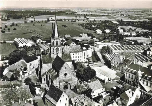 AK / Ansichtskarte Soultz Elsass Sulz Guebwiller 68 Haut-Rhin Vue panoramique Eglise Place de l'Hôtel de Ville vue aérienne