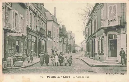 AK / Ansichtskarte Pouilly-sur-Loire Cosne-Cours-sur-Loire 58 Nievre La Grande Rue