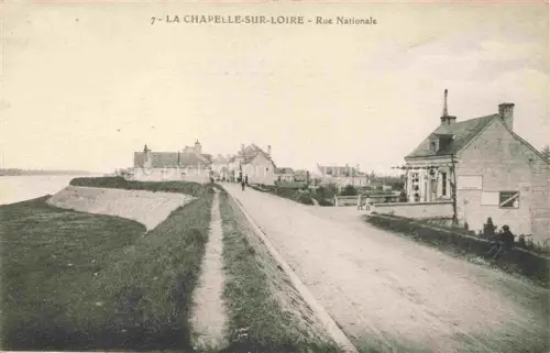 AK / Ansichtskarte La Chapelle-sur-Loire Rue Nationale