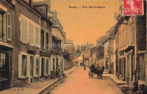 AK / Ansichtskarte Donzy-le-National MACON 71 Saone-et-Loire Rue Notre-Dame