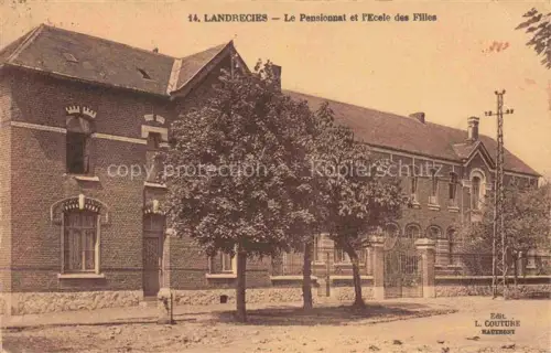 AK / Ansichtskarte Landrecies Avesnes-sur-Helpe 59 Nord Le Pensionat et l'Ecole des Filles