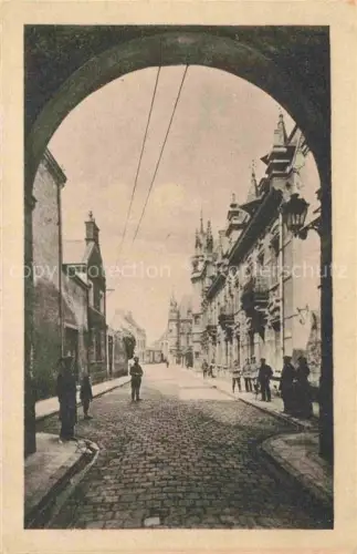 AK / Ansichtskarte DOUAI 59 Nord Durchblick von der Pariserstrasse auf den Rathausplatz