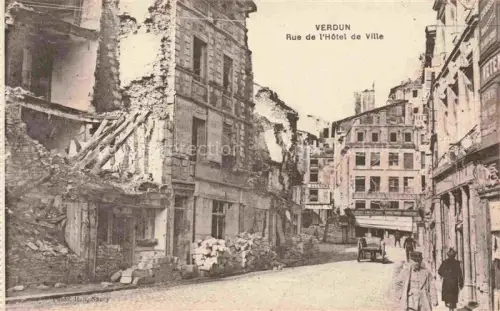 AK / Ansichtskarte VERDUN  55 Meuse Rue de l'Hôtel de Ville Ruines Grande Guerre Truemmer 1. Weltkrieg