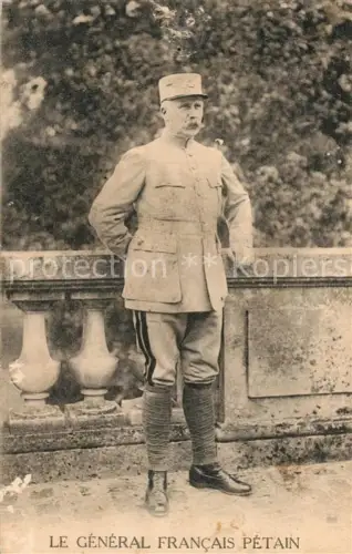 AK / Ansichtskarte Militaria France  WK1 General Francais Petain