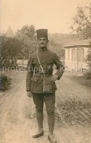 AK / Ansichtskarte 002 Regiment Zouaven CONSTANTINE Algerie Foto Soldat Portrait