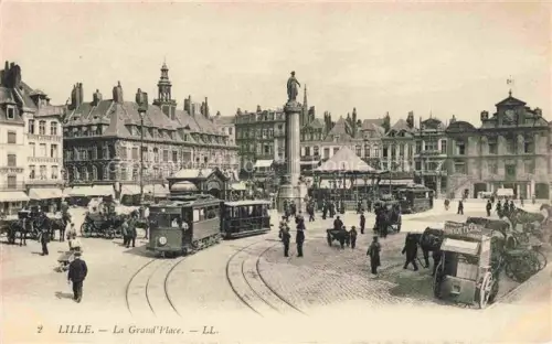 AK / Ansichtskarte LILLE 59 Nord La Grande Place Tram Monument