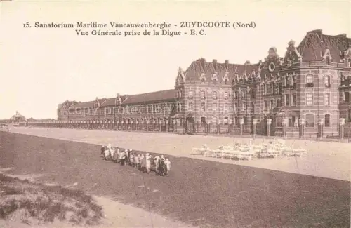 AK / Ansichtskarte Zuydcoote Dunkerque 59 Nord Sanatorium Martime Vancauwenberghe vue générale prise de la digue