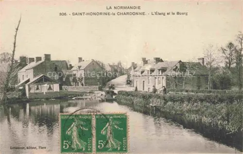 AK / Ansichtskarte Sainte-Honorine-la-Chardonne Argentan 61 Orne Etang et le Bourg