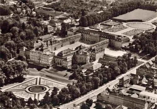 AK / Ansichtskarte LUDWIGSBURG  BW Schloss Ludwigsburg mit Gartenschau Bluehendes Barock Fliegeraufnahme