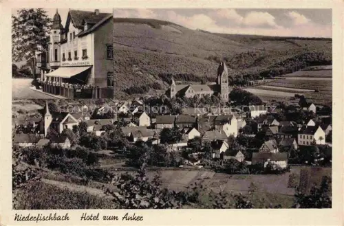 AK / Ansichtskarte Niederfischbach Altenkirchen Westerwald Rheinland-Pfalz Gesamtansicht mit Kirche Hotel zum Anker