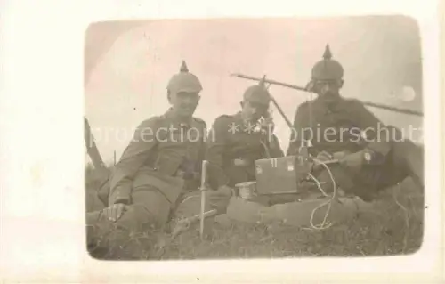 AK / Ansichtskarte Telegraphie Militaria Feldtelefon Gruppenfoto Pickelhauben WK1